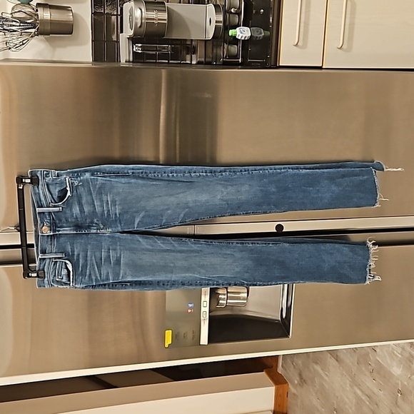 💕MOTHER💕 The Runaway Step Fray Jeans ~ Leaps and Bounds 26 NWOT - Picture 11 of 16